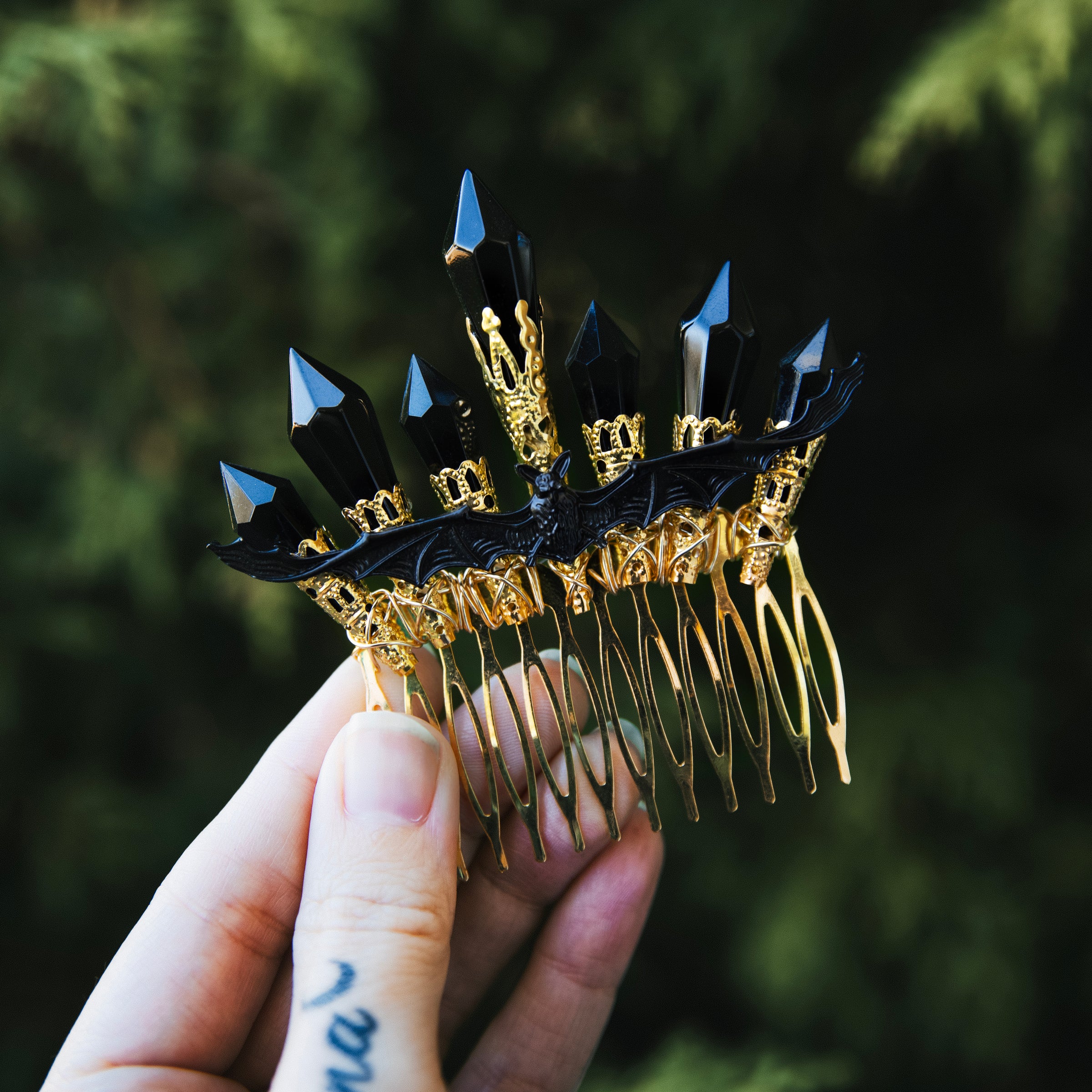HAUNTED ELEGANCE - HAIR COMB🦇