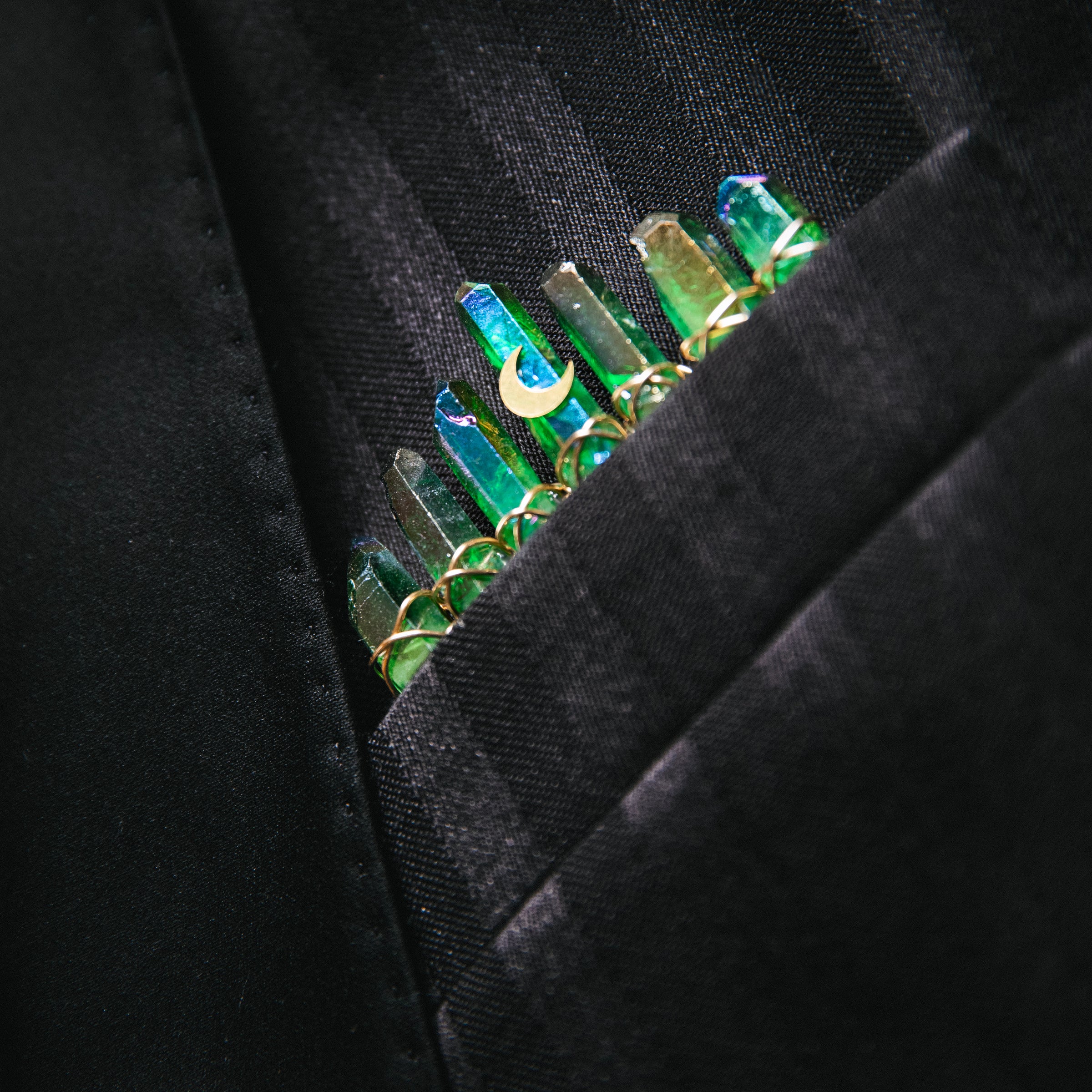 EMERALD AURA QUARTZ - BOUTONNIERE 2-IN-1