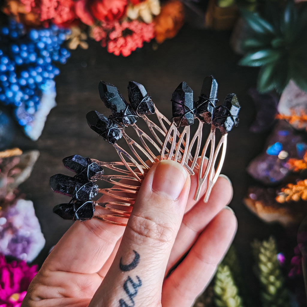 TINY DARK COMB