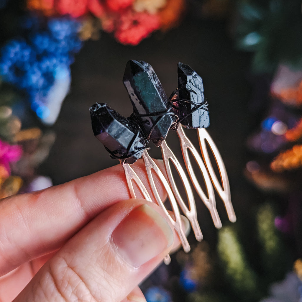 TINY DARK COMB