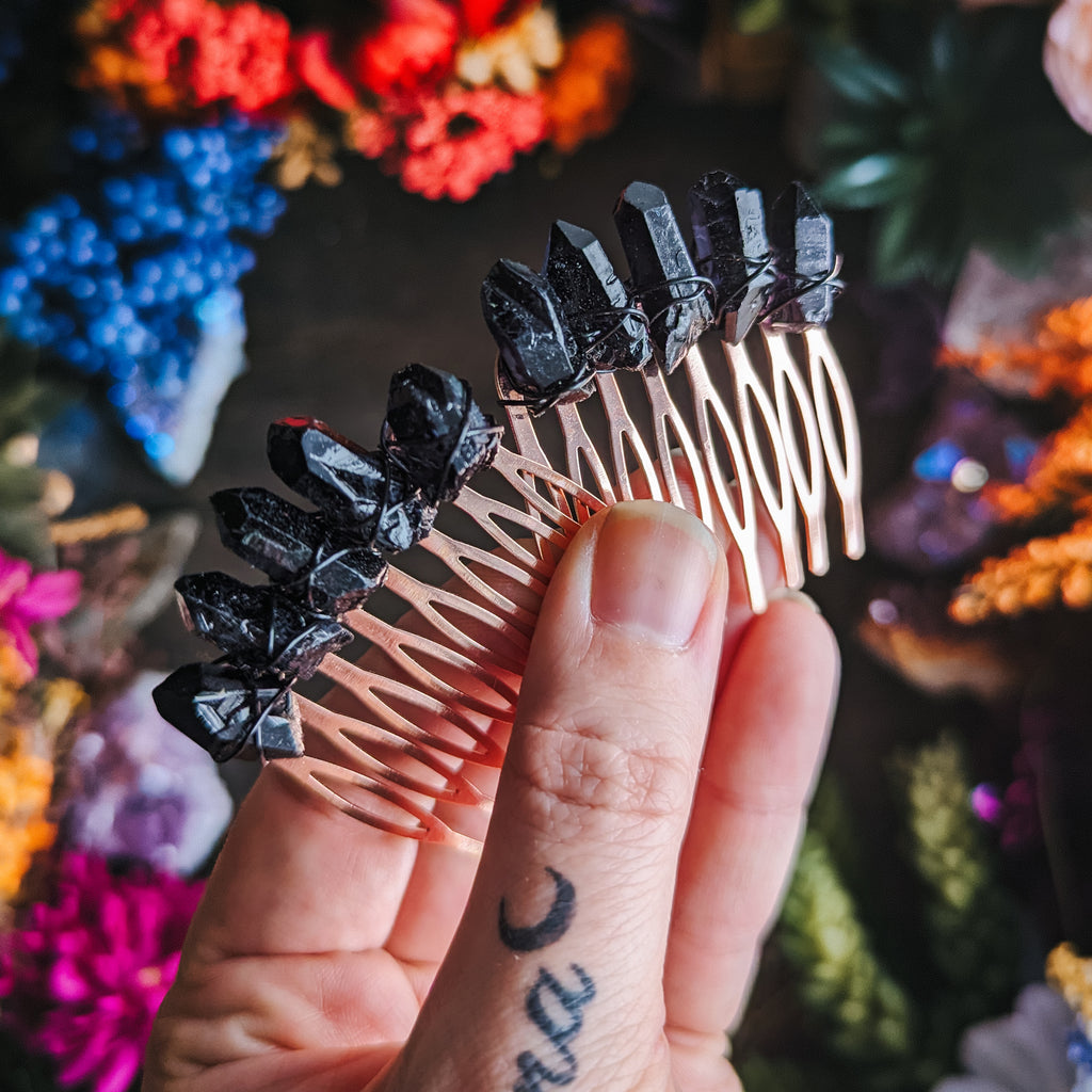 DARKNESS COMB