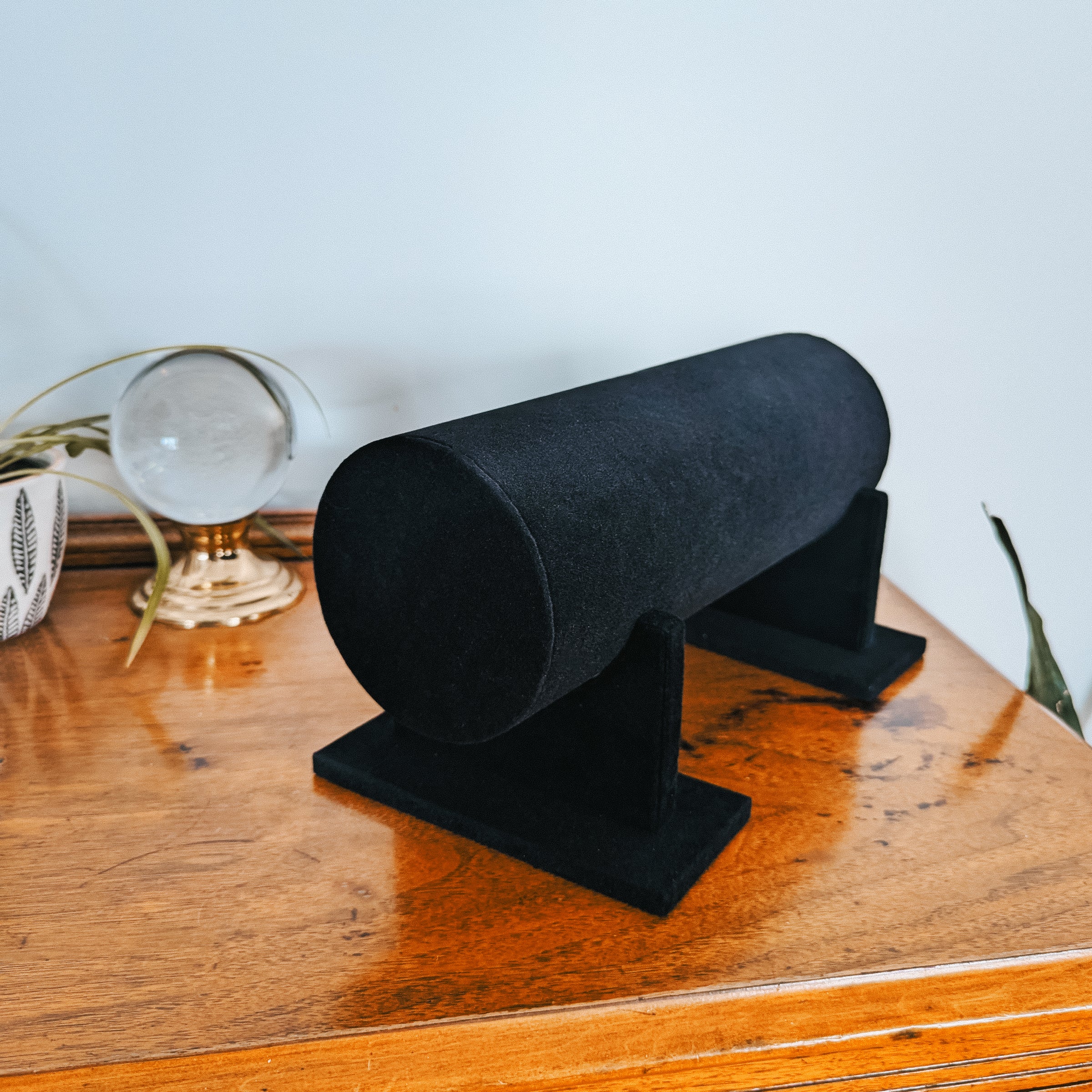*PRE-ORDER* CROWNS HOLDER - ROLL