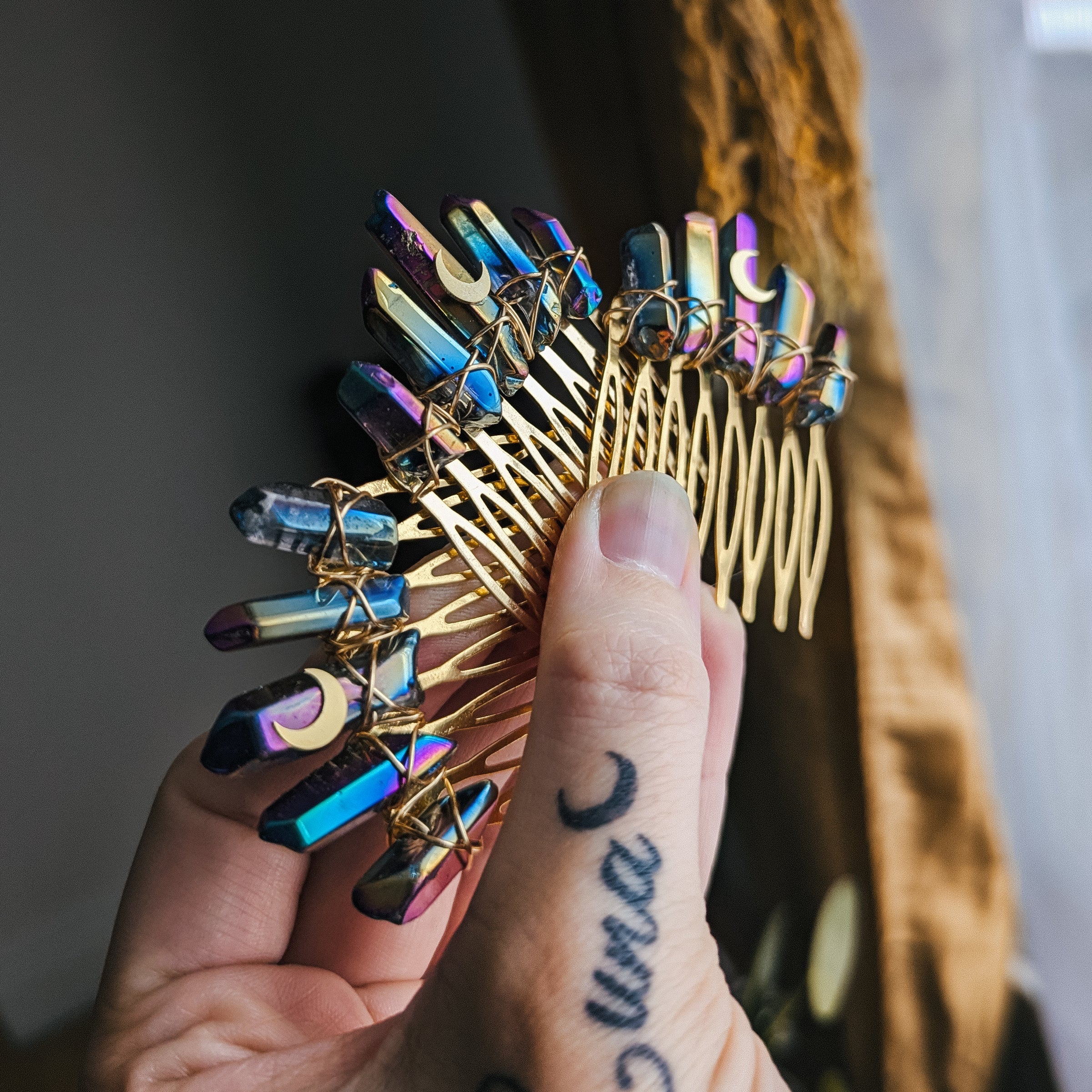 GOLD RAINBOW COMB🌙