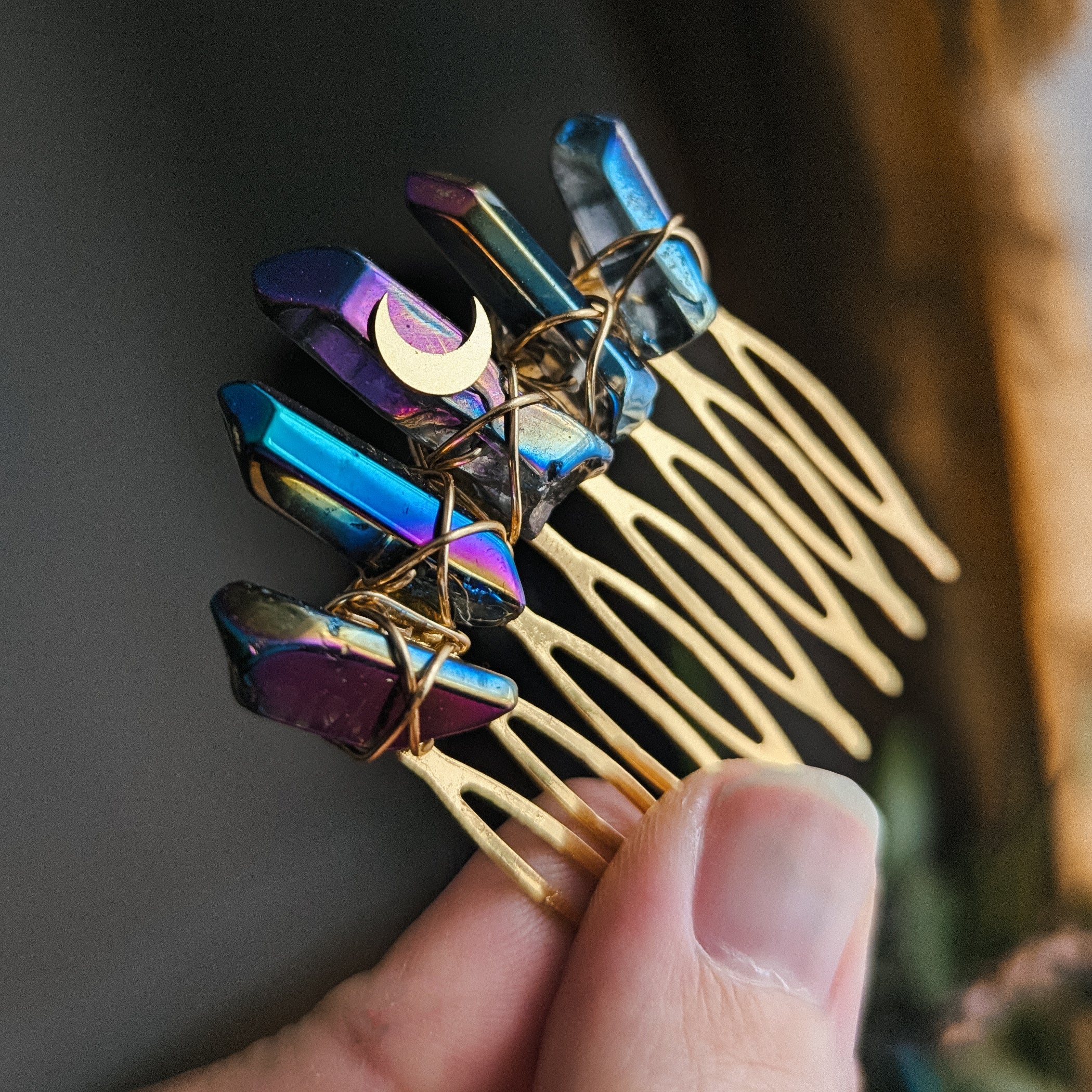 GOLD RAINBOW COMB🌙