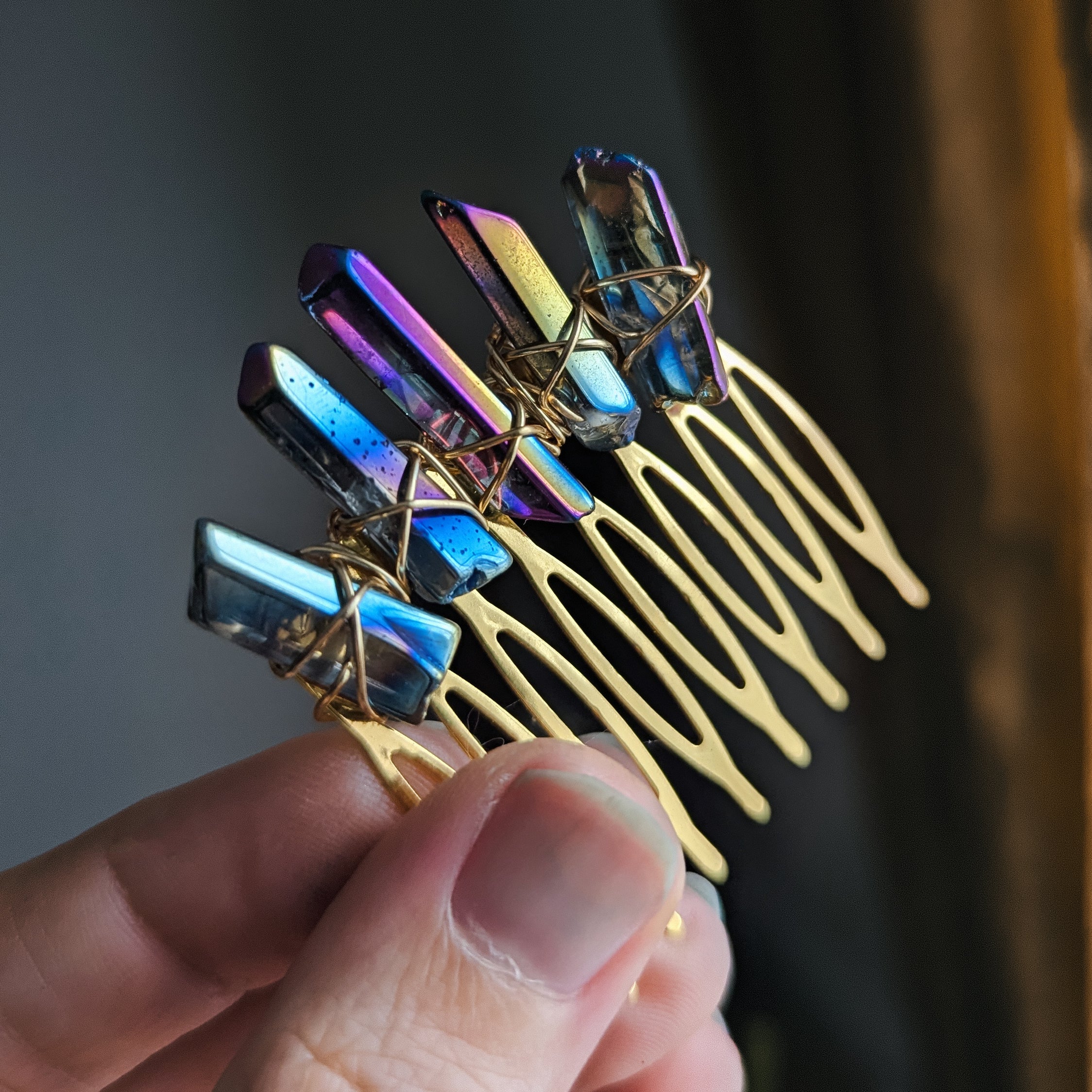 GOLD RAINBOW COMB