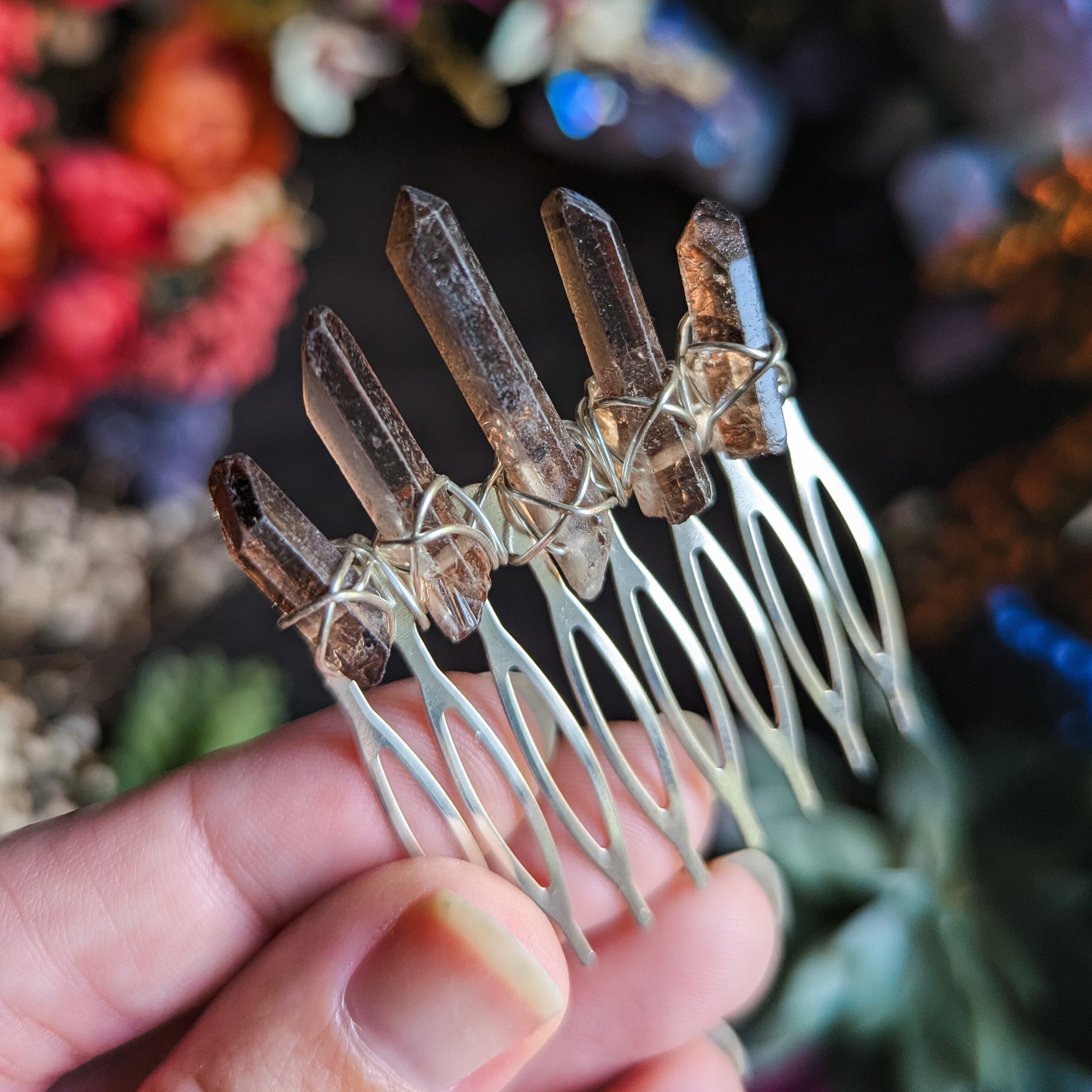 SILVER-SMOKY COMB