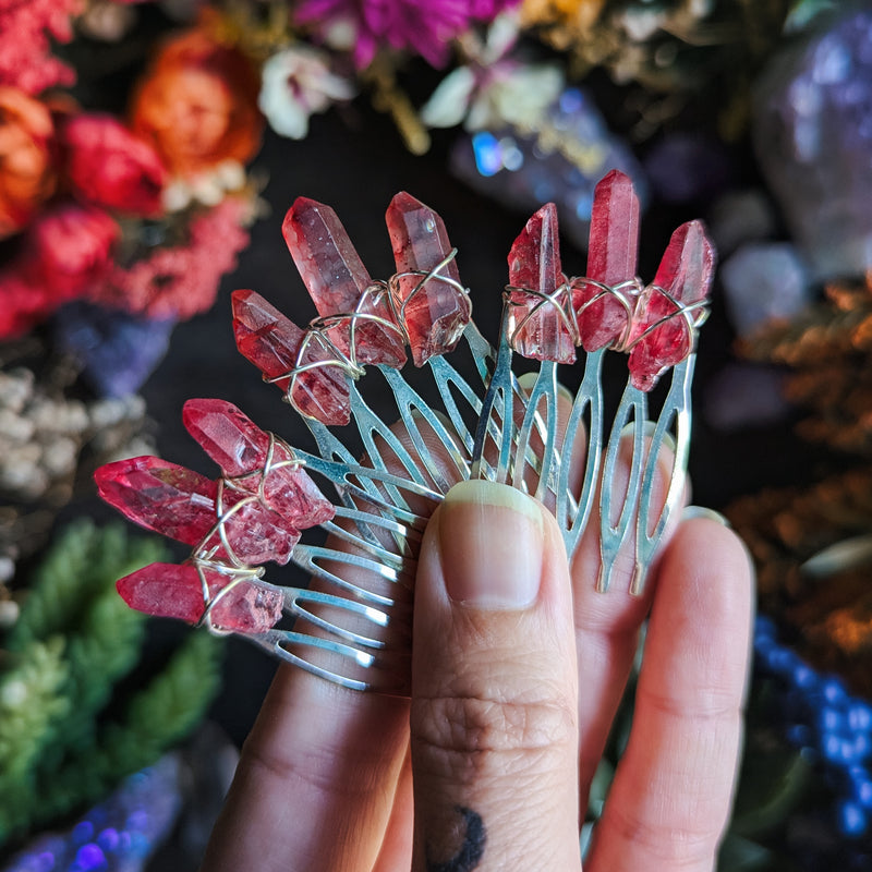 PETITS PEIGNES ROUGES