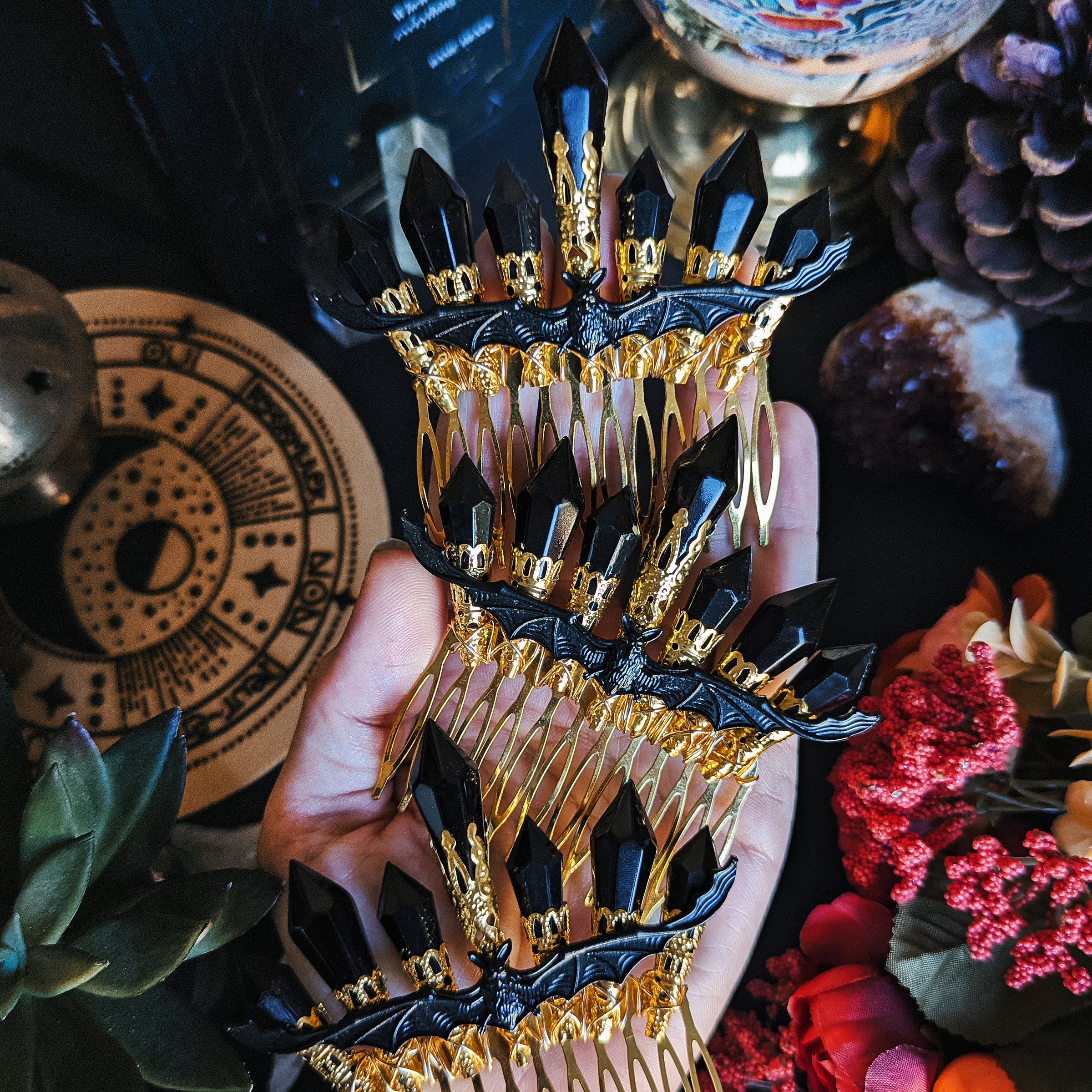 HAUNTED ELEGANCE - HAIR COMB🦇