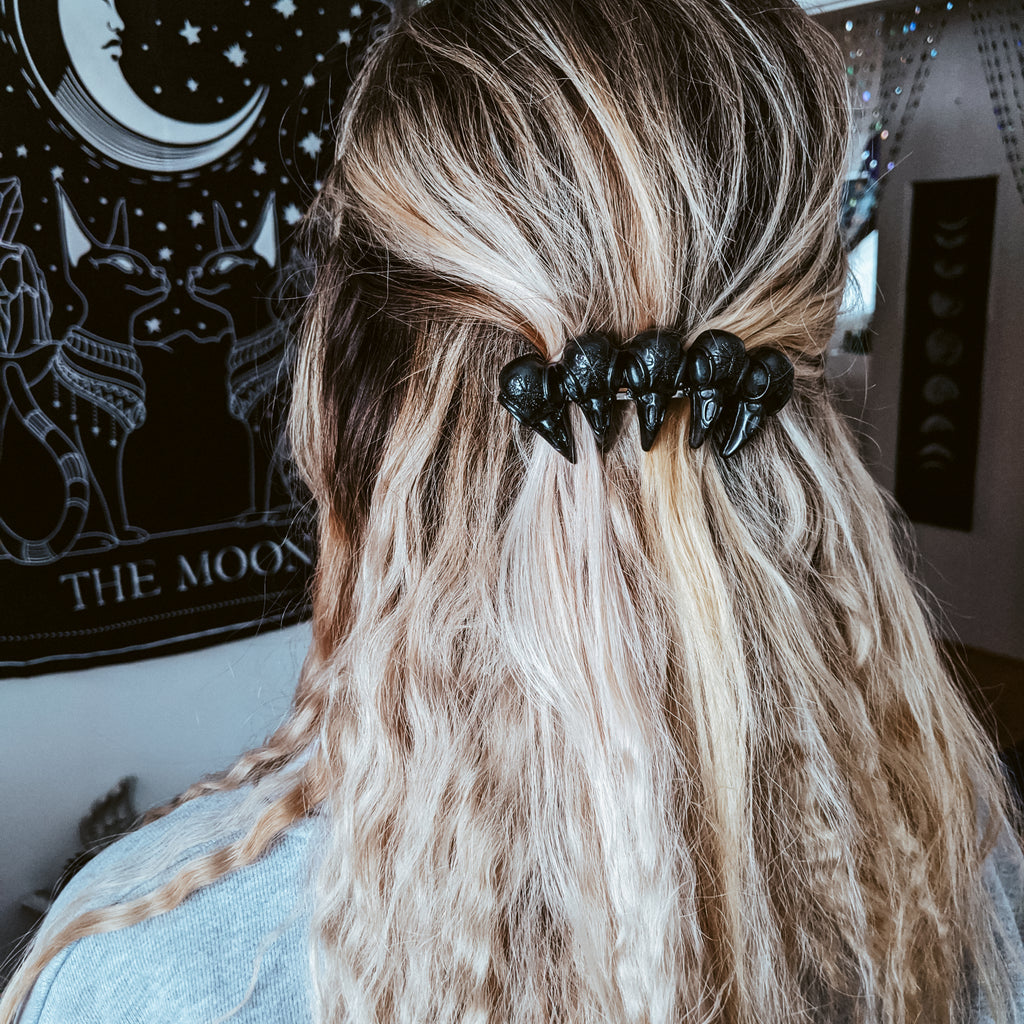 5 CROWS HAIRCLIP